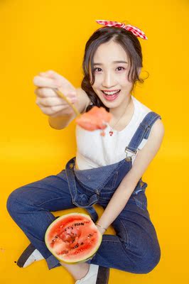 很好哎，8个月这套衣服很适合奥