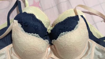 双9买的，津贴加上店家送了100块的券，非常实惠了。粉色是薄款，该有水袋，夏天穿舒服。 不足1.  套装的小裤才M的，有点小了，如果能任意搭配该有多好。 不足2.  70A的内衣选择性太小了，动不动就断码，导致我迟迟没有下手。希望商家能考虑下这个问题。