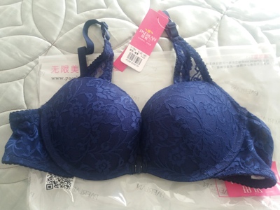 不错,出乎意料,无钢圈,聚拢效果好,不空杯,穿着舒适,以后还会再买,好看好穿。物美所廉,这个价格相当实惠,四季都可以穿的,很满意,不错,很好,很好。很喜欢。 不错,出乎意料,无钢圈,聚拢效果好,不空杯,穿着舒适,以后还会再买,好看好穿。物美所廉,这个价格相当实惠,四季都可以穿的,很满意,不错,很好,很好。很喜欢。