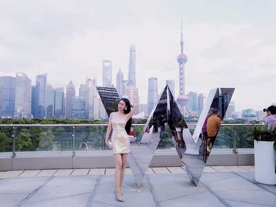 好美，竟然不显副乳，腋下一点都不勒，一开始怕衣服上半身会太露，上身后发现并不会，超级喜欢，熊熊要多出原创款啊，原创款都好经典