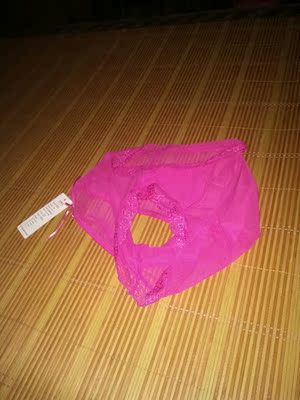 宝贝刚收到，质量不错，这是第二次购买了，穿着挺舒服的，而且很性感😍