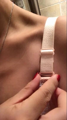 穿戴几天时间,然后才来评价的,洗过以后不变形,聚拢效果很好,是因为它是上薄下厚的这样的一个效果,3/4罩杯就比较安全,以前买1/2的就觉得不是很适合自己,还比较满意的是它的,肩带非常的宽,这样舒适度会好,发出来提供给其他小姐姐参考下。 穿戴几天时间,然后才来评价的,洗过以后不变形,聚拢效果很好,是因为它是上薄下厚的这样的一个效果,3/4罩杯就比较安全,以前买1/2的就觉得不是很适合自己,还比较满意的是它的,肩带非常的宽,这样舒适度会好,发出来提供给其他小姐姐参考下。