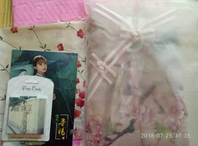 款式和面料都很完美，实际颜色暗了些，但是不影响，五分好评。