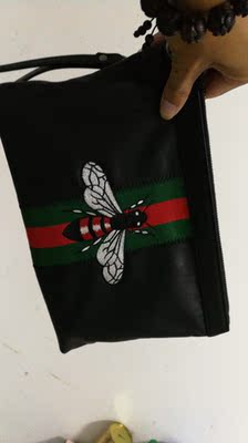 【揭秘】菲卡奴男包怎么样，质量很差是真的吗