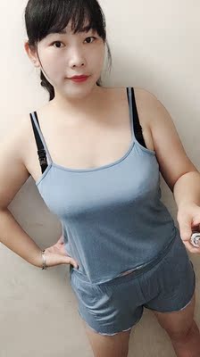 很喜欢这款套装，面料柔软透气，当睡衣家居服穿都很不错，弹性很大，穿上凉快，很满意