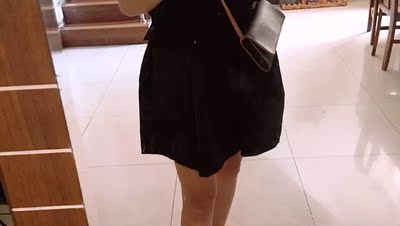 特别百搭，蓬蓬半身裙很自然，很俏皮，不显胖的，非常喜欢的裙子