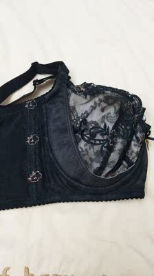 之前在会所买过一套太贵了，之前买的是金色的，这次买的是黑色，不错跟会所没有什么不同，关键是便宜好多😁️😁️