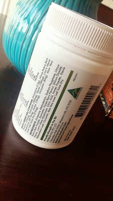 以前吃益生菌，现在改成养胃粉了，感觉更健康，这个粉挺细腻的，泡起来略微带点甜，我们家小孩现在也吃这个，大的小的都吃，挺好的，