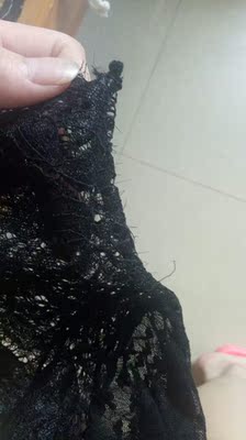 淘宝这么久，第一次给差评，就试穿一下，脱下来，橡筋全漏出来了，质量差得没法说，和客服反应，根本没人理！图片是第一次试穿的，已经丢垃圾桶了！一星都不想给