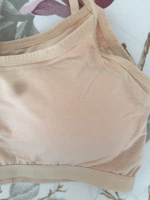 这件背心式内衣上身效果很不错,很舒服也不会很紧绷睡觉都不用脱啦赞,面料摸着很轻薄适合夏天穿着,很好的卖家服务态度很耐心,开心的购物值得购买👍👏🌹 这件背心式内衣上身效果很不错,很舒服也不会很紧绷睡觉都不用脱啦赞,面料摸着很轻薄适合夏天穿着,很好的卖家服务态度很耐心,开心的购物值得购买👍👏🌹