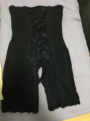 美体裤穿着不勒，透气好，发了可以看细节图，蕾丝裤腿边，不会卷边，重点是开档设计很满意，穿着不会有不适感，而且透气，本人身高170cm. 体重120斤，穿的L，给大家参考。祝店家生意兴隆！