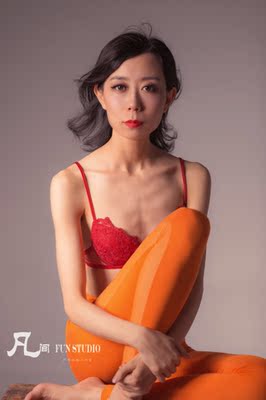 肩带跟其他的一样，我穿上容易掉，其他都挺好。