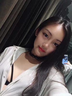 之前一直在穿聚拢的那种内衣,夏天还是要穿这种薄杯的文胸,实用性很强可以搭配深v领的衣服,漏出内衣的装饰小带子,优雅又不失性感,拍这个尺码本来怕小了,与客服沟通后帮我补加了内衣扣,服务到位的一家店! 之前一直在穿聚拢的那种内衣,夏天还是要穿这种薄杯的文胸,实用性很强可以搭配深v领的衣服,漏出内衣的装饰小带子,优雅又不失性感,拍这个尺码本来怕小了,与客服沟通后帮我补加了内衣扣,服务到位的一家店!