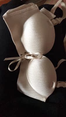 质量很不错 小胸立马变大胸哈哈哈 质量很不错 小胸立马变大胸哈哈哈