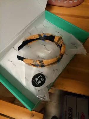 卖家服务态度好，还送了发箍给我，很开心，包装也好，衣服当然没话说啦，料子很滑，做工也还好，总之不错，买家秀就不上了，很喜欢，很高兴的一次购物。祝生意兴隆。🙆🙆🙆