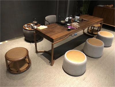 其实犹豫了很久，身边的朋友买了都说可以。于是决定就买他们家的，今天安装好了，暂时没发现问题，先赞一个，家具也是有质量保障的。