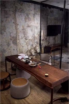 买之前对比了好多家，淘宝类似的店很多，选择这一家的原因也是因为可以定制，款式也是自己相中的，到货后家具也和描述的一致，家具质量也是非常好的，极大优于实体店，值得购买。