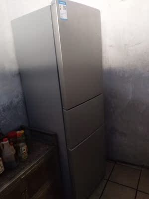 TCL BCD-205TF1 三门冰箱 家用小型三开门 节能家用三门电冰箱