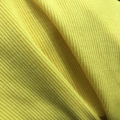 衣服质量不错，颜色也好看。不枉我等了一个星期才发货。