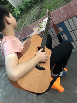 目前看来nightwish拉维斯吉他怎么样，音质好吗？真的是烧火棍吗？