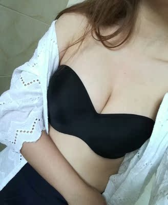 完美，非常喜欢，真的不会掉,不滑落不勒显胸小还很舒适，总之满足了我想要的一切效果！