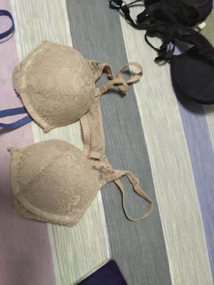 大小合适就是洗了以后还有一股味道肥皂洗完 用洗衣液,洗完还是有味道 大小合适就是洗了以后还有一股味道肥皂洗完 用洗衣液,洗完还是有味道