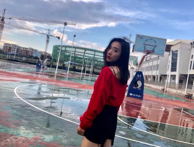 面料超级好哦 第四次来你家了 每次上新必拿好几件哦 你家的衣服穿上身就很性感