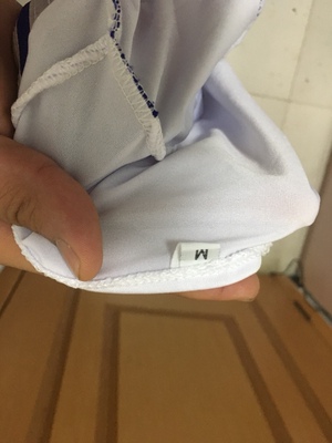 跟我说是均码 我还特意问了一下L号可以穿吗 客服说可以 不讲了 差评 也不想退了 等我再找一个能穿M码的再说吧 说不定还来追加评价 跟我说是均码 我还特意问了一下L号可以穿吗 客服说可以 不讲了 差评 也不想退了 等我再找一个能穿M码的再说吧 说不定还来追加评价