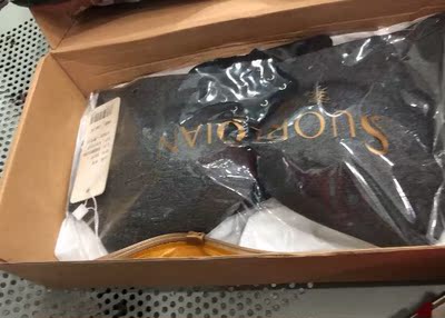 很柔软。最重要没有钢丝，对胸部护理比较好