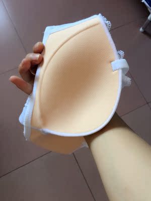 这个内衣，真的炒鸡喜欢，上身很舒服，蕾丝也很亲肤，本来想买粉色的，结果没有我穿的码数了，买了白色，下次再买剩下的两个颜色，真的太值了