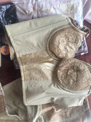 跟朋友自己从店里拿的一样，本来自己也是开工作室的，买了两套