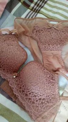 很美的内衣哦！ 很好看 和图片一样，颜色更正，一点也不扎，好舒服，简单大气，非常满意，下次还会在来的喜欢的妹子可以下 手