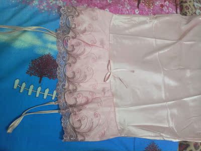 质量非常好,就是颜色有点浅,客服推荐的尺码非常好,我很喜欢。 质量非常好,就是颜色有点浅,客服推荐的尺码非常好,我很喜欢。