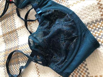 买大了一个杯 穿上正好 跟图片一样好看