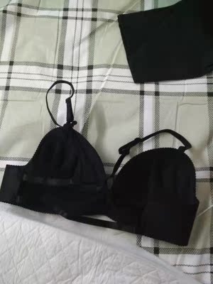 前面开扣的 穿着很方便 挺好的身高168体重100斤 均码穿上正好