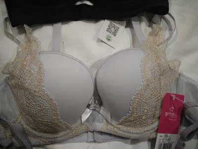 这一款是最喜欢的，很薄，很软，很舒服。而且这个罩杯也很好，不压胸。尺码也是准的。就是肩带稍微有点儿细了，有点嘞肩。 花谢花飞飞满天，红消香断有谁怜？ As blossoms fade and fly across the sky, Who pities the faded red, the scent that has been?  游丝软系飘春榭，落絮轻沾扑绣帘。 Softly the gossamer floats over spring pavilions, Gently the willow fluff wafts to the embroidered screen.