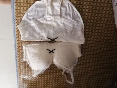 宝贝很不错呢，穿着很舒服，可惜的是才两个扣，不过还是不错的😊