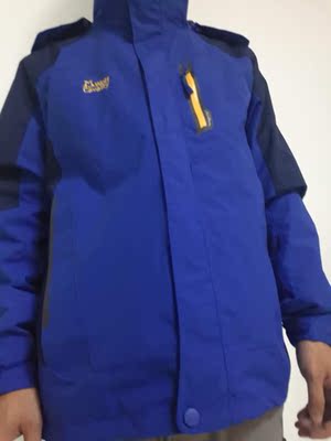 目前看来狼骑户外冲锋衣怎么样,是什么牌子的?质量上档次吗?