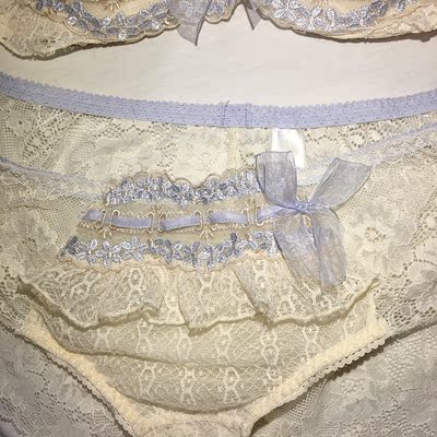 第一次买非常喜欢,非常少女心,特别是内裤穿起来很舒服,收藏了会回购的!掌柜多上点新品!! 第一次买非常喜欢,非常少女心,特别是内裤穿起来很舒服,收藏了会回购的!掌柜多上点新品!!