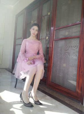 收到的时候没有异味哦，鞋子质量很不错呢，穿着也舒服哦，款式也好看呢，百搭的款哈哈哈，穿着也不会磨脚，可以的，客服人挺好的哦