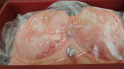 好，颜色很好看，绣花也很精美