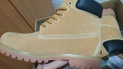 鞋子挺好的,跟图一模一样。比较怕鞋帮那块黑皮开裂,因为我之前买的耳机的皮跟这个一样的,用了一年多皮开裂了,这个穿鞋子的时候会用力蹭到,怕这个顶不了多久,希望耐穿。每次确定收货后,偶都会默认好评接着把星星填满,偶觉得这是个好习惯,每当看到:亲,您的评价对别的买家有很大帮助时,偶就发誓一定要做个好评专业户去好好帮助别的买家。马云大叔都说了,给好评的买家都是好买家哈。老板,临走之前再悄悄告诉你一个小秘密,偶已经把你的店铺收藏起来啦!如果别的买家因此而找不到,你可不要怪我哟……。 鞋子挺好的,跟图一模一样。比较怕鞋帮那块黑皮开裂,因为我之前买的耳机的皮跟这个一样的,用了一年多皮开裂了,这个穿鞋子的时候会用力蹭到,怕这个顶不了多久,希望耐穿。每次确定收货后,偶都会默认好评接着把星星填满,偶觉得这是个好习惯,每当看到:亲,您的评价对别的买家有很大帮助时,偶就发誓一定要做个好评专业户去好好帮助别的买家。马云大叔都说了,给好评的买家都是好买家哈。老板,临走之前再悄悄告诉你一个小秘密,偶已经把你的店铺收藏起来啦!如果别的买家因此而找不到,你可不要怪我哟……。