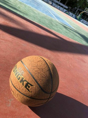 真实使用感受鸿克篮球怎么样,鸿克质量如何,值得入手吗