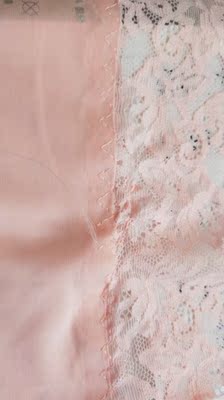 做工差！质量不行！望买家慎重！轻轻一拉线就开了！