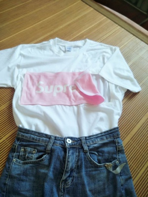 这T恤纯棉的，手感非常柔软，前面魔术贴是亮度，哈哈~确实方便~嘻嘻~