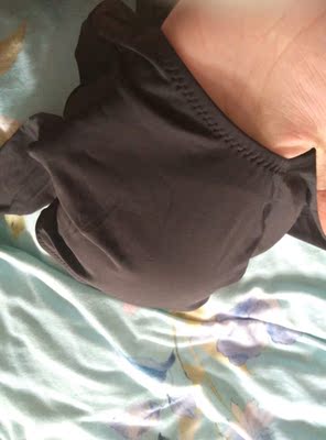 暑假放在购物车的，趁着年货节买下来，比以前便宜20块钱。虽然不常用，但是备一件也是必要的，万一泡温泉呢？万一陪儿子去学游泳呢？哈哈！万一为了泳衣把肥减了呢？嘻嘻