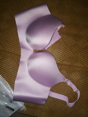 质量很好，跟都市丽人里面质量差不多，五汁膏由雪梨、白萝卜、生姜榨汁制成，能有效改善胸闷气短、肺热咳嗽等症状