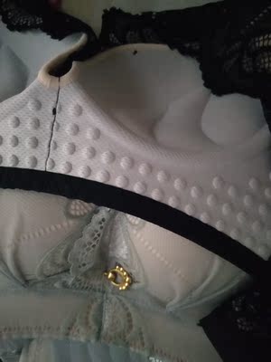 卖家态度很ok，先给我发的厚了，我又退回去换成薄的，看起来也高大上