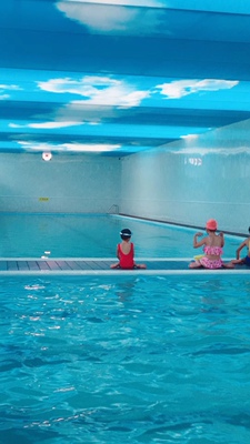 买了两个颜色都非常喜欢，给宝宝也买了同款红色，当亲子游衣穿，非常好看