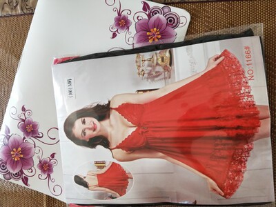 还算挺不错的,打开试穿一下质量挺好的。洗的时候也许是头一水吧,掉色现象重,青水透了两遍没有在掉色。看着水青青的。给满分吧包装特精致,第一次买衣服是这样的包装,唯一有点不太好的就是衣服的质量摸起来不是很软,但是整体效果来说还是很好的?这件睡衣真的很不错,轻薄透气又舒服,而且还很性感呢,喜欢的亲不要错过以前买东西都是系统自动好评,花了好多钱以后才知道评论得积分,才知道评论的重要性,所以以后无论买什么东西,我都先把这段话复制粘贴下来,然后再写宝贝评论:质量非常好,与卖家描述完全一致,非常满意,超级喜欢,发货速度很快,包装也非常仔细严实,物流公司的服务态度也很好,运送速度很快,很满意的一次购物! 还算挺不错的,打开试穿一下质量挺好的。洗的时候也许是头一水吧,掉色现象重,青水透了两遍没有在掉色。看着水青青的。给满分吧包装特精致,第一次买衣服是这样的包装,唯一有点不太好的就是衣服的质量摸起来不是很软,但是整体效果来说还是很好的?这件睡衣真的很不错,轻薄透气又舒服,而且还很性感呢,喜欢的亲不要错过以前买东西都是系统自动好评,花了好多钱以后才知道评论得积分,才知道评论的重要性,所以以后无论买什么东西,我都先把这段话复制粘贴下来,然后再写宝贝评论:质量非常好,与卖家描述完全一致,非常满意,超级喜欢,发货速度很快,包装也非常仔细严实,物流公司的服务态度也很好,运送速度很快,很满意的一次购物!